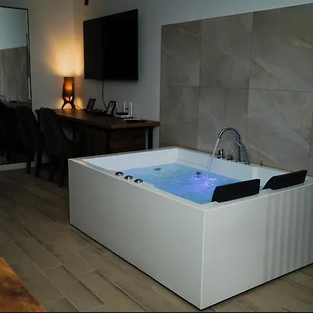 Apartment Sa Djakuzijem *